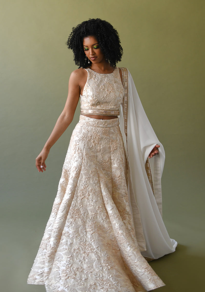 Modern Ivory and Gold Wedding Lehenga XL / 44" Modern Ivory and Gold Wedding Lehenga XL / 44"